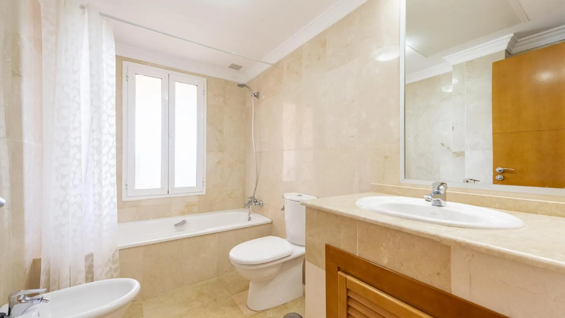 Mayfair Property Marbella 0*,